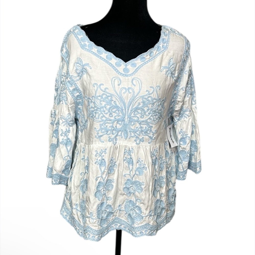 NWT Kindred Women's Peasant Embroidery Scalloped White Blue Top M